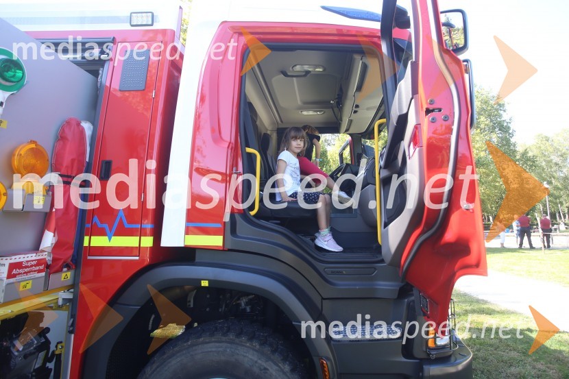 Družinski festival Mačje mesto 2021