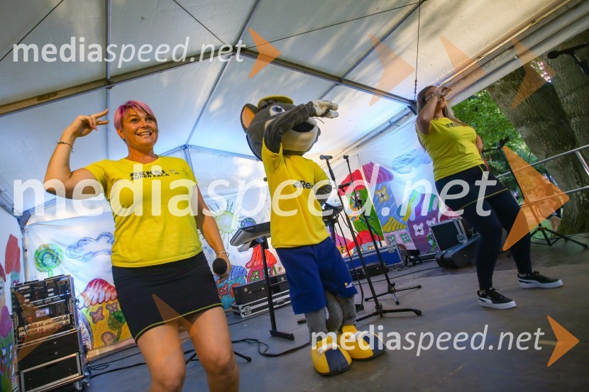  Klavdija Hercog, pevkaDružinski festival Mačje mesto 2021