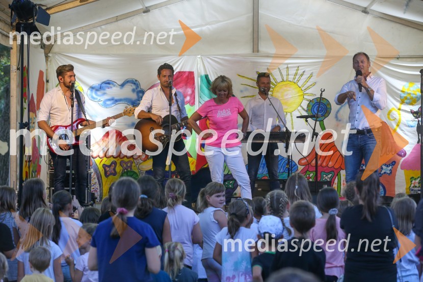  Miha Novak, skupina Čuki;  Jernej Tozon, pevec, skupina Čuki;  ... ;  Dejan Vunjak, glasbenik;  Jože Potrebuješ, skupina ČukiDružinski festival Mačje mesto 2021