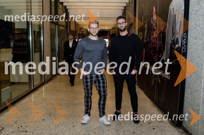  Klemen Bunderla, radijski voditelj, radio Aktual;  Luka Švigelj, snemalec in fotografZimska poroka, premiera MGL Ljubljana