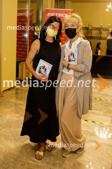  ... ;  Barbara Hieng Samobor, direktorica in umetniška vodja MGLZimska poroka, premiera MGL Ljubljana