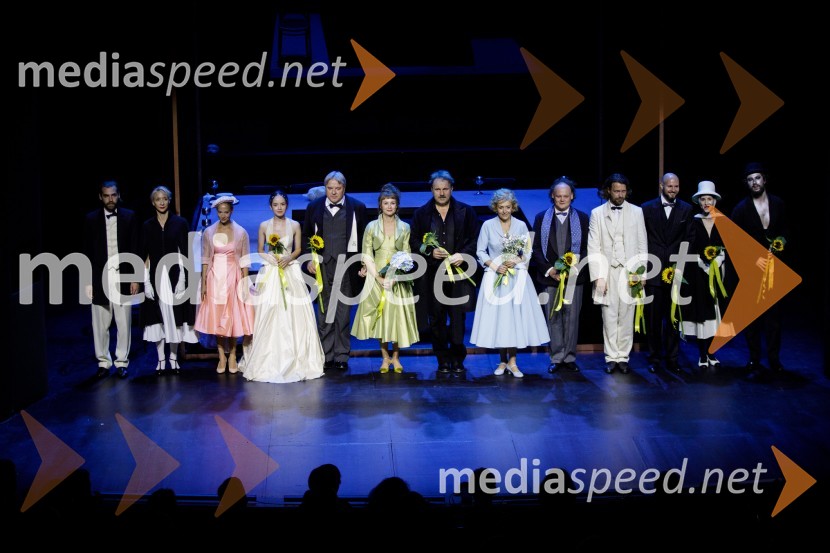 Igralci Matic Lukšič, Mojca Funkl, Viktorija Bencik Emeršič, Lara Wolf, Jožef Ropoša, Iva Krajnc Bagola, Lotos Vincenc Šparovec,  Mirjam Korbar, Gašper Jarni, Tomo Tomšič, Jaka Lah, Nina Rakovec, Viktorija Bencik Emeršič in Gal Oblak. Zimska poroka, premiera MGL Ljubljana