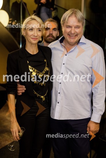  Mojca Funkl, igralka;  Jožef Ropoša, igralecZimska poroka, premiera MGL Ljubljana