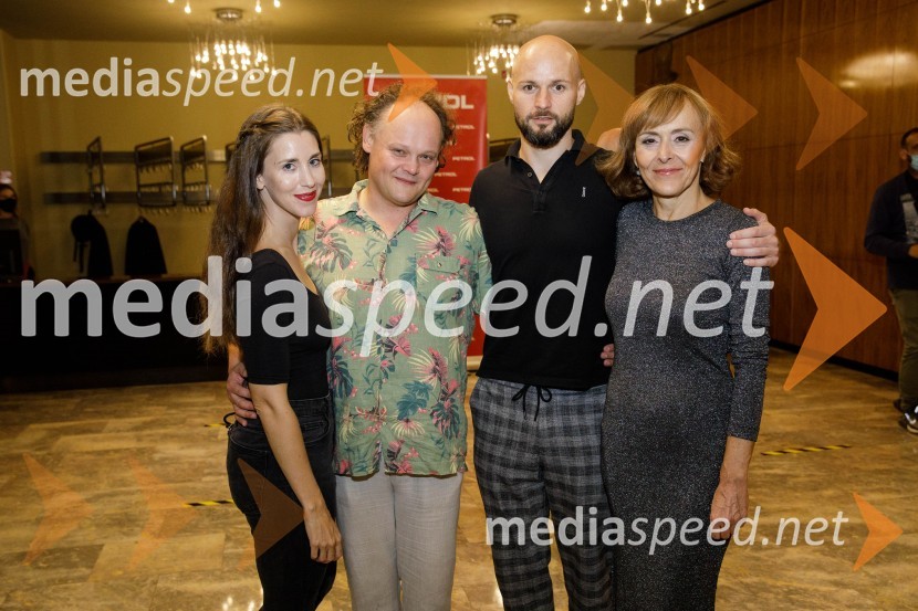  Nina Rakovec, igralka, pevka;  Gašper Jarni, igralec;  Jaka Lah, igralec;  Mirjam Korbar, igralkaZimska poroka, premiera MGL Ljubljana