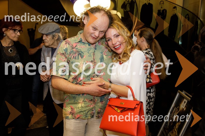  Gašper Jarni, igralec;  ... Zimska poroka, premiera MGL Ljubljana