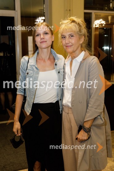  ... ;  Barbara Hieng Samobor, direktorica in umetniška vodja MGLZimska poroka, premiera MGL Ljubljana