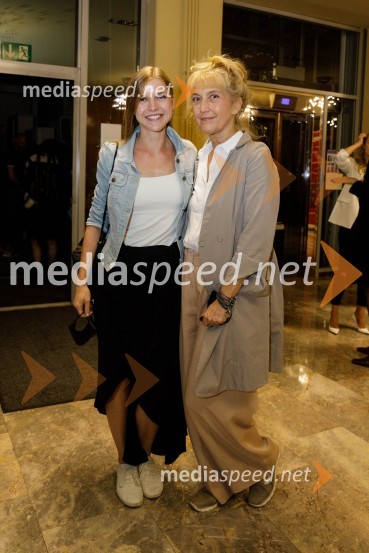  ... ;  Barbara Hieng Samobor, direktorica in umetniška vodja MGLZimska poroka, premiera MGL Ljubljana