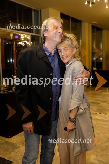  Matjaž Zupančič, režiser;  Barbara Hieng Samobor, direktorica in umetniška vodja MGLZimska poroka, premiera MGL Ljubljana