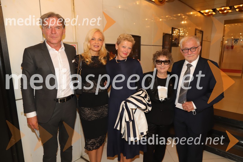 mag. David Kastelic, predsednik uprave, Zavarovalnica Sava, d.d.; dr. Jerneja Kastelic, direktorica sektorja za gospodarjenje z objekti in najemniki, Mercator d.d.;  Rija  Čič, inženirka tekstilne industrije;  Dragica Petrovič, direktorica, Avditorij Portorož; dr. Peter  Čeferin, pravnik, pisateljSlovesno obeleženje 30-letnice umetniškega delovanja Edwarda Cluga, SNG Maribor