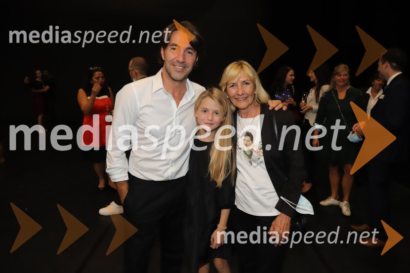  Edward Clug, umetniški direktor, Balet SNG Maribor;  ... ;  ... Slovesno obeleženje 30-letnice umetniškega delovanja Edwarda Cluga, SNG Maribor