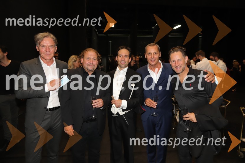 mag. David Kastelic, predsednik uprave, Zavarovalnica Sava, d.d.;  Darko  Brlek, direktor in umetniški vodja, Festival Ljubljana;  Simon Krečič, umetniški direktor Opere SNG Maribor;  Danilo Rošker, direktor SNG Maribor;  John Denhof, predsednik uprave NKBMSlovesno obeleženje 30-letnice umetniškega delovanja Edwarda Cluga, SNG Maribor