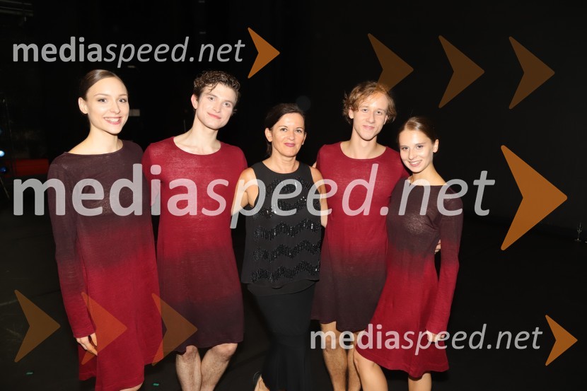  Monja Obrul, baletna plesalka;  Tomaž Viktor Abram Golub, baletni plesalec;  ... ;  Jan Trninič, baletni plesalec;  Ema Perić, baletna plesalkaSlovesno obeleženje 30-letnice umetniškega delovanja Edwarda Cluga, SNG Maribor