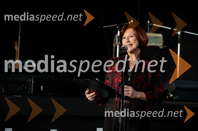  Slavica Bučan, povezovalkaPero Lovšin in novinarska konferenca o Zero waste strategiji Komunale Kranj