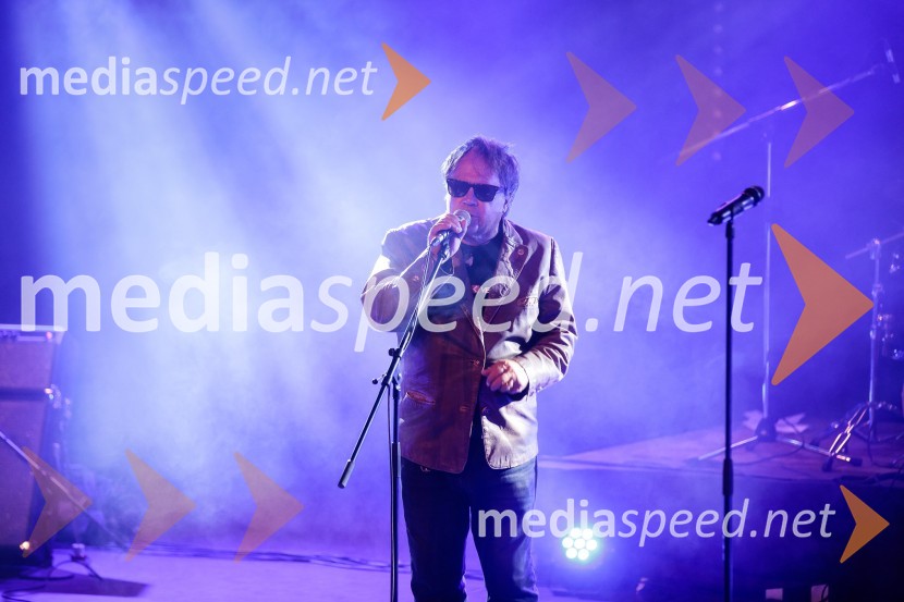  Peter Lovšin - Pero, pevecPero Lovšin in novinarska konferenca o Zero waste strategiji Komunale Kranj