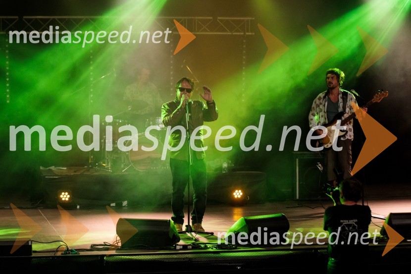  Peter Lovšin - Pero, pevec;  Julijan Erič, glasbenik, Prismojeni profesorji bluesaPero Lovšin in novinarska konferenca o Zero waste strategiji Komunale Kranj