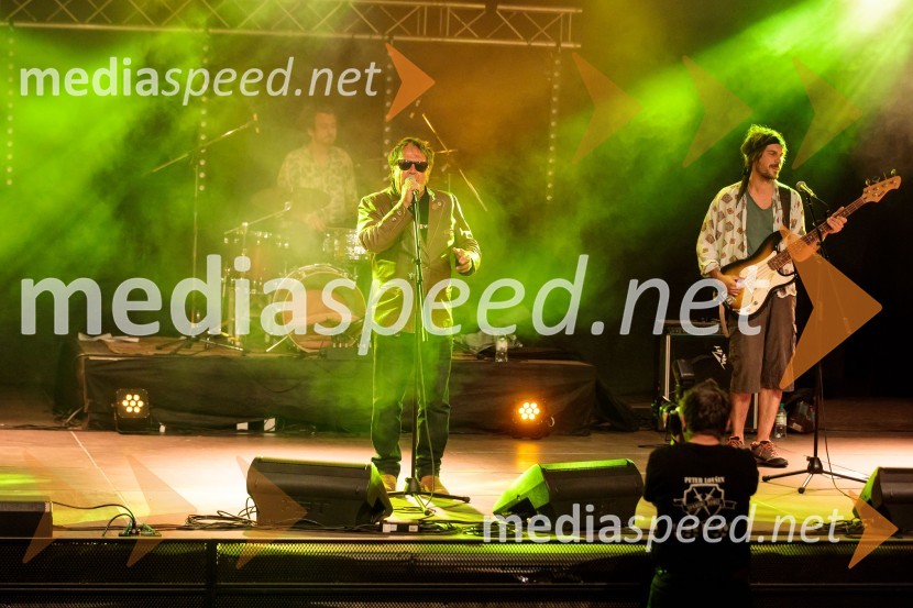  Peter Lovšin - Pero, pevec;  Julijan Erič, glasbenik, Prismojeni profesorji bluesaPero Lovšin in novinarska konferenca o Zero waste strategiji Komunale Kranj