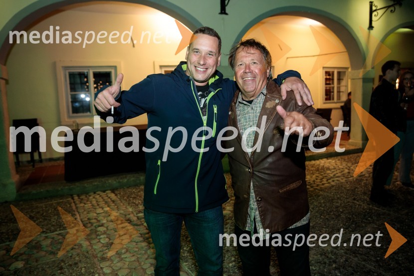  ... ;  Peter Lovšin - Pero, pevecPero Lovšin in novinarska konferenca o Zero waste strategiji Komunale Kranj