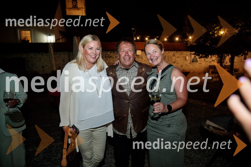  ... ;  Peter Lovšin - Pero, pevec;  ... Pero Lovšin in novinarska konferenca o Zero waste strategiji Komunale Kranj