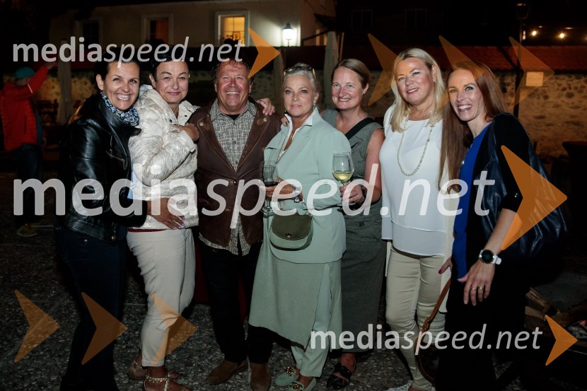  ... ;  ... ;  Peter Lovšin - Pero, pevec;  ... ;  ... ;  ... ;  ... Pero Lovšin in novinarska konferenca o Zero waste strategiji Komunale Kranj