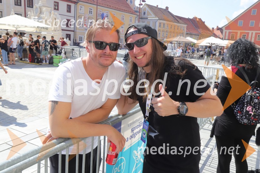  Sebastijan Matul, Rock Radio;  Marko Soršak-Soki, bobnar, skupina Elvis Jackson100 bobnarjev in Marko Soršak Soki na Glavnem trgu v Mariboru