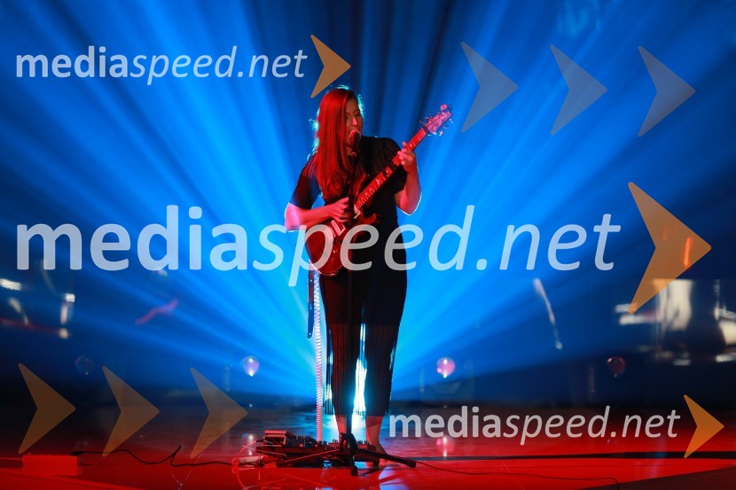  Veronika Kumar, pevkaRaiven je zmagovalka slovenske popevke 2021