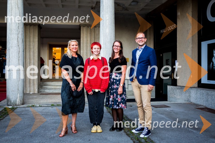  Tatjana Doma, dramaturginja SLG Celje;  Lola DomaPravi heroji, premiera SLG Celje