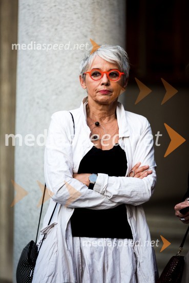  Alja Predan, dramaturginja SLG Celje, nekdanja umetniška direktorica Festivala Borštnikovo srečanjePravi heroji, premiera SLG Celje